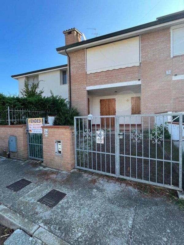 casa indipendente in vendita a Comacchio in zona Lido degli Estensi