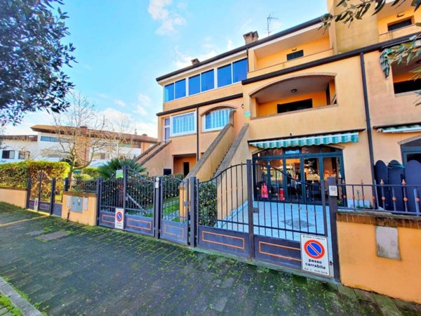 casa indipendente in vendita a Comacchio in zona Lido degli Estensi