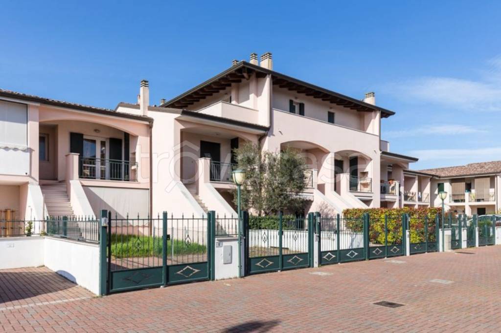 appartamento in vendita a Comacchio in zona Porto Garibaldi