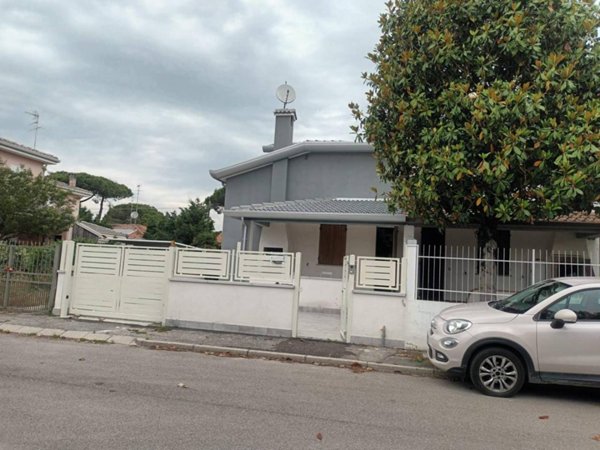 casa indipendente in vendita a Comacchio in zona Lido di Volano