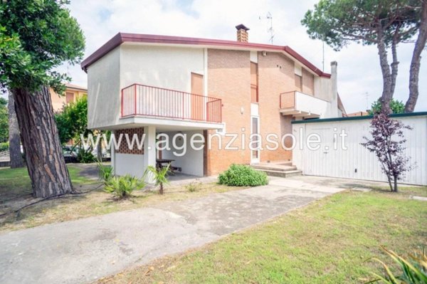 casa indipendente in vendita a Comacchio in zona Lido delle Nazioni