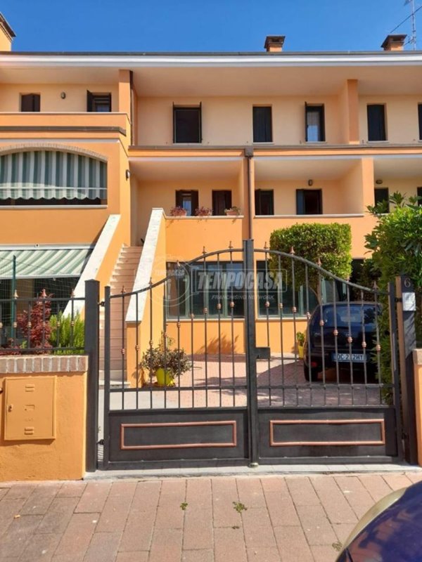 appartamento in vendita a Comacchio in zona Lido degli Estensi