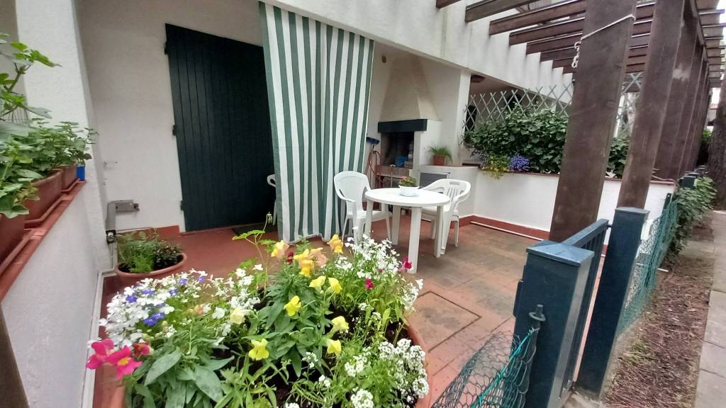 casa indipendente in vendita a Comacchio in zona Lido di Spina