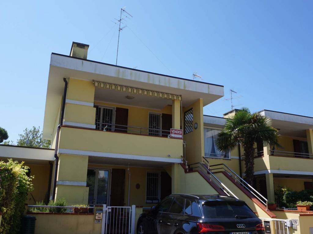 casa indipendente in vendita a Comacchio in zona Lido delle Nazioni
