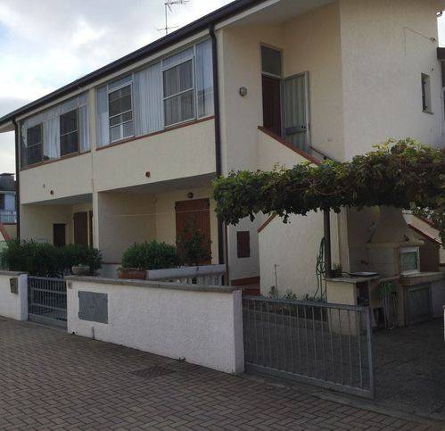 appartamento in vendita a Comacchio in zona Porto Garibaldi