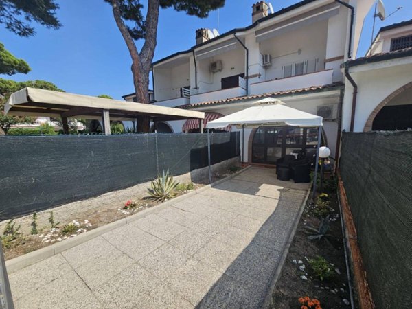 casa indipendente in vendita a Comacchio in zona Lido di Spina