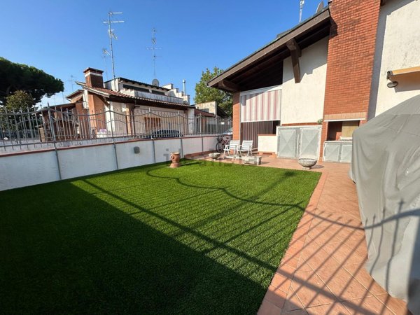 casa indipendente in vendita a Comacchio in zona Lido degli Estensi