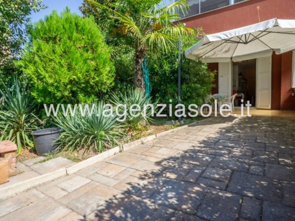 casa indipendente in vendita a Comacchio in zona Lido delle Nazioni