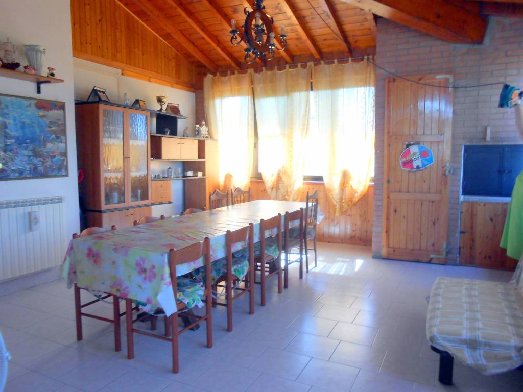 casa indipendente in vendita a Comacchio in zona Lido delle Nazioni