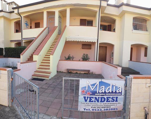 casa indipendente in vendita a Comacchio in zona Lido degli Scacchi