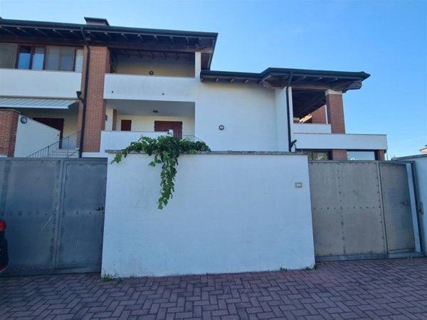 casa indipendente in vendita a Comacchio in zona Lido degli Estensi
