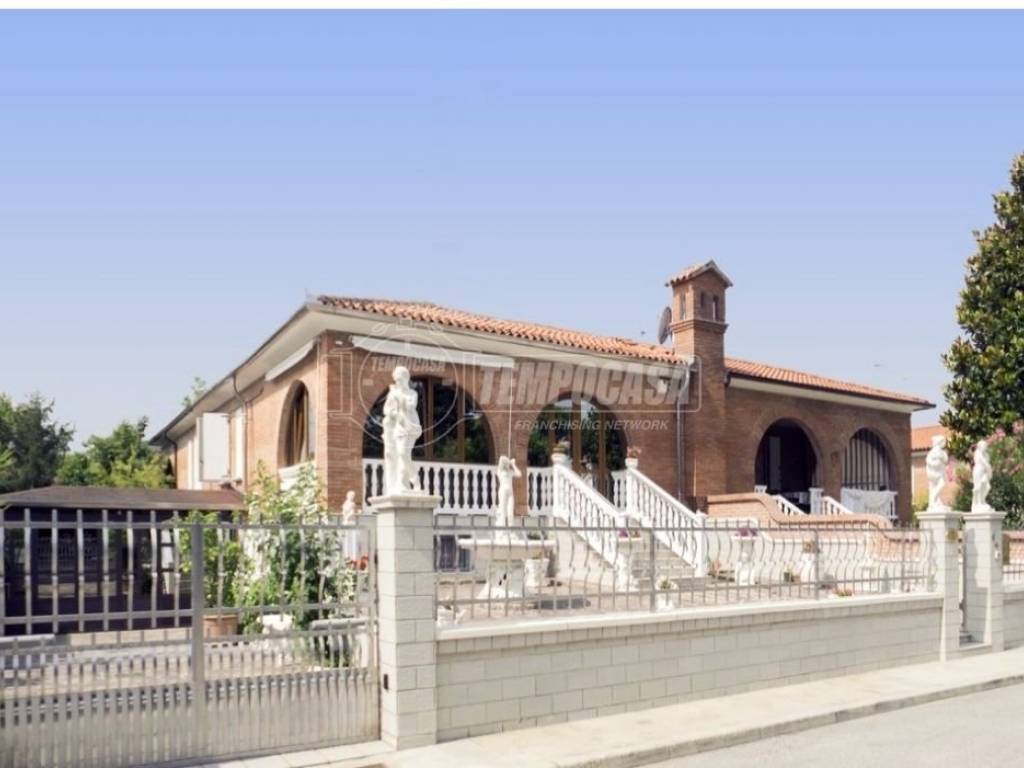 appartamento in vendita a Comacchio in zona Porto Garibaldi