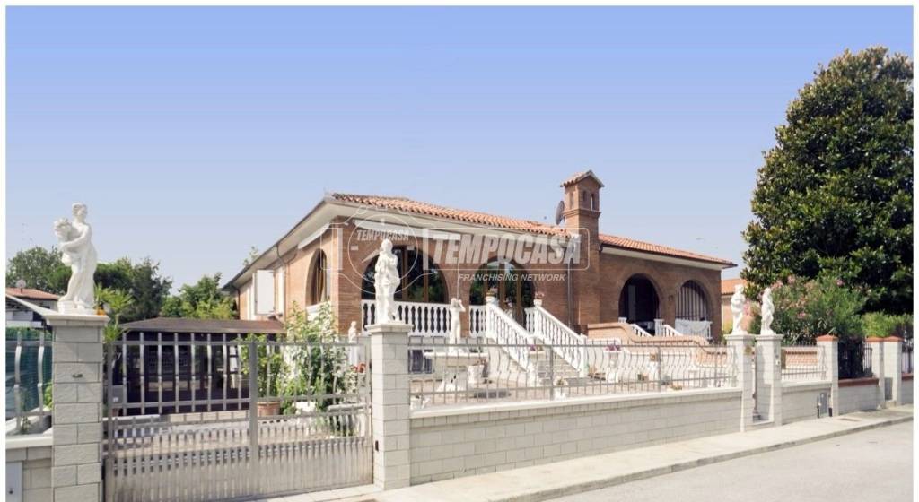 appartamento in vendita a Comacchio in zona Lido delle Nazioni
