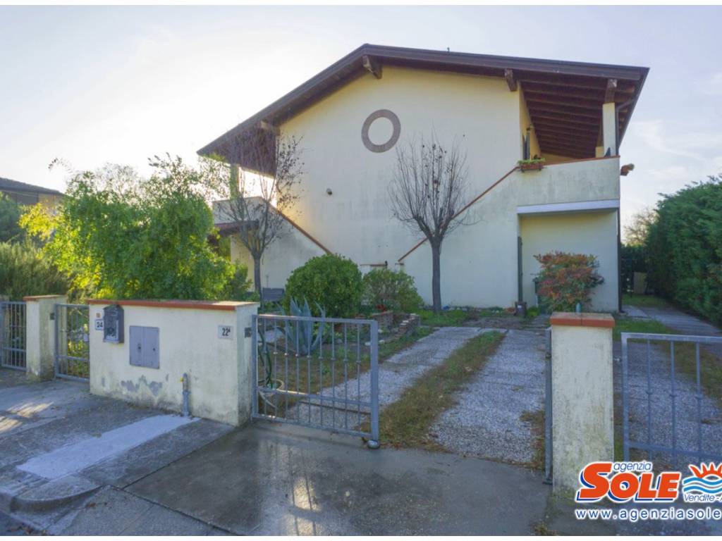 casa indipendente in vendita a Comacchio in zona Lido di Volano