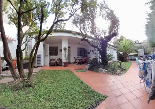 casa indipendente in vendita a Comacchio in zona Lido degli Estensi