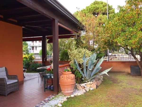casa indipendente in vendita a Comacchio in zona Lido delle Nazioni