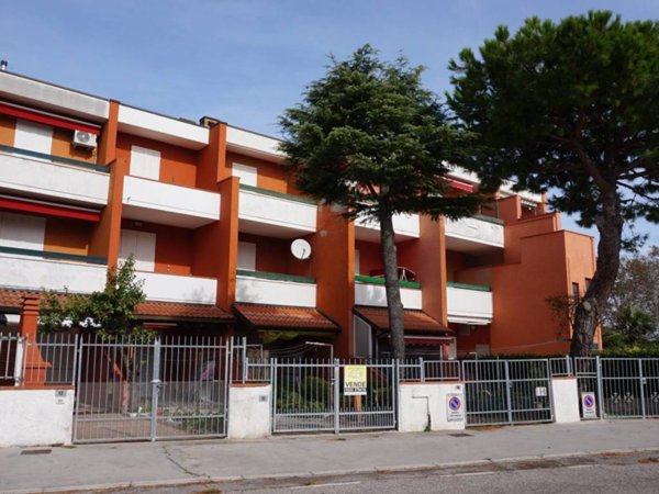 casa indipendente in vendita a Comacchio in zona Lido delle Nazioni