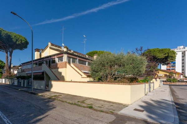 casa indipendente in vendita a Comacchio in zona Lido degli Estensi