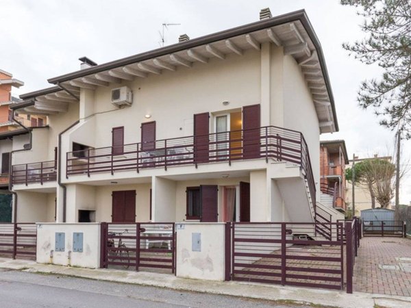 casa indipendente in vendita a Comacchio in zona Lido degli Estensi