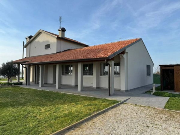 casa indipendente in vendita a Comacchio