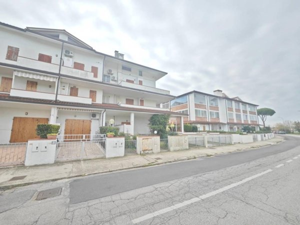 appartamento in vendita a Comacchio in zona Lido degli Estensi