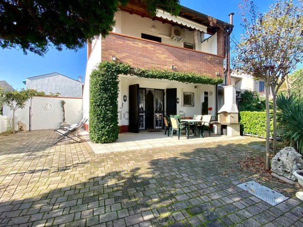 casa indipendente in vendita a Comacchio in zona Lido delle Nazioni