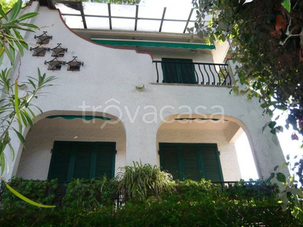 casa indipendente in vendita a Comacchio in zona Lido di Spina