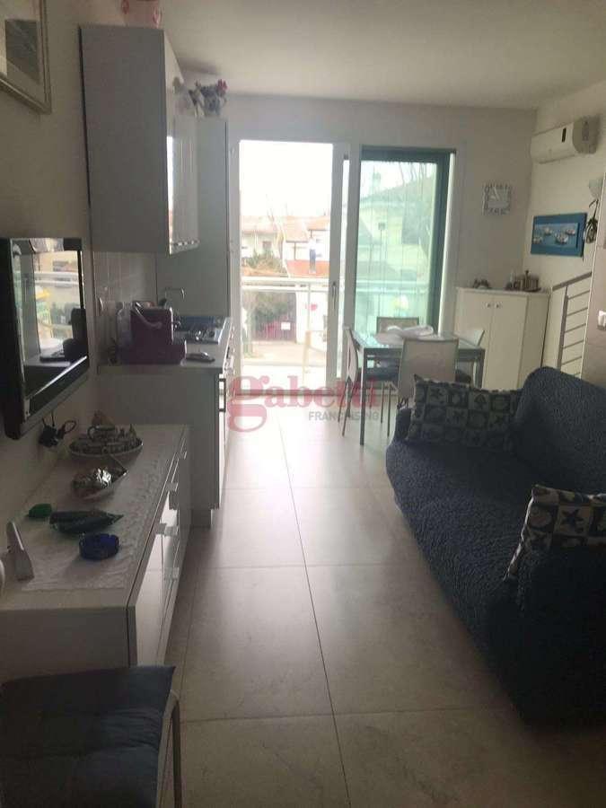 appartamento in vendita a Comacchio in zona Porto Garibaldi