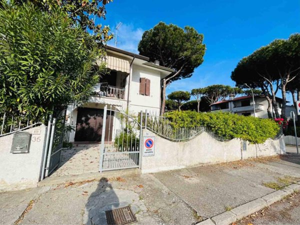 casa indipendente in vendita a Comacchio in zona Lido degli Estensi