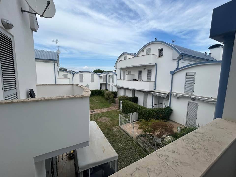 casa indipendente in vendita a Comacchio in zona Lido degli Estensi