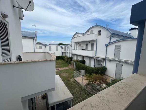 casa indipendente in vendita a Comacchio in zona Lido degli Estensi