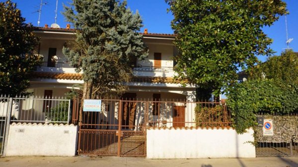 casa indipendente in vendita a Comacchio in zona Lido delle Nazioni