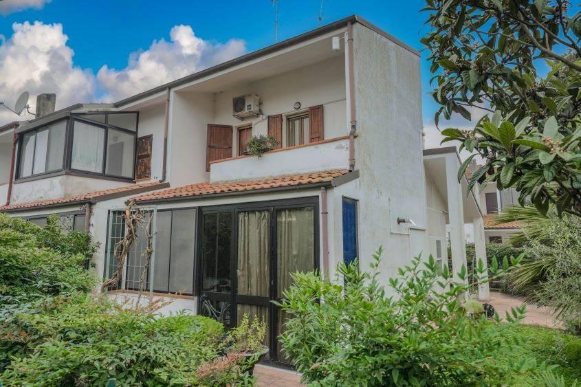 casa indipendente in vendita a Comacchio in zona Lido degli Scacchi