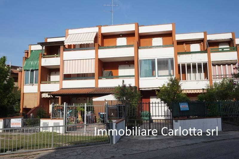 casa indipendente in vendita a Comacchio in zona Lido delle Nazioni