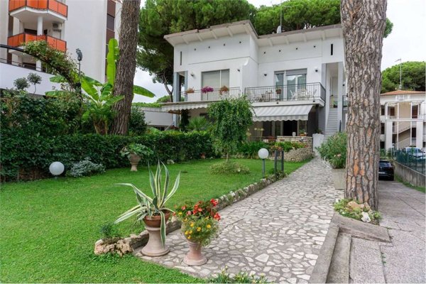 casa indipendente in vendita a Comacchio in zona Lido degli Estensi