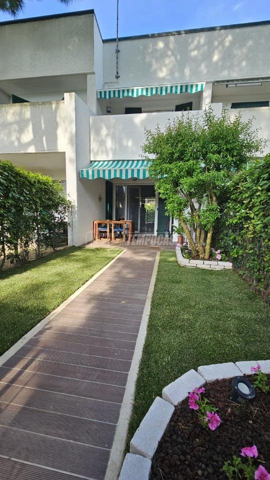 casa indipendente in vendita a Comacchio in zona Lido di Spina