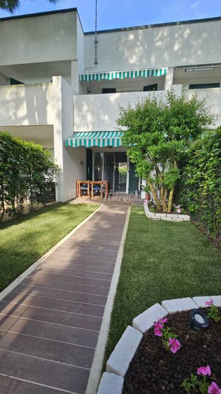 casa indipendente in vendita a Comacchio in zona Lido di Spina