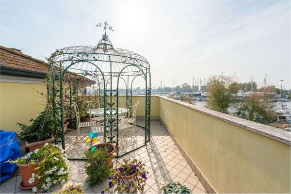 appartamento in vendita a Comacchio in zona Porto Garibaldi