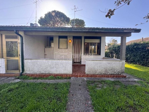 casa indipendente in vendita a Comacchio in zona Lido delle Nazioni