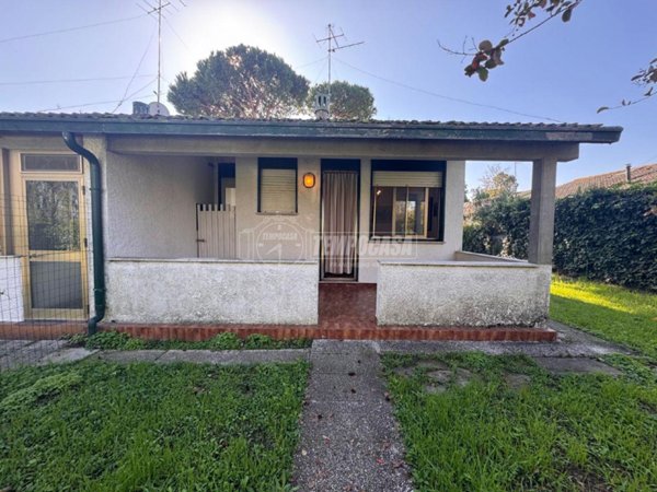 casa indipendente in vendita a Comacchio in zona Lido delle Nazioni