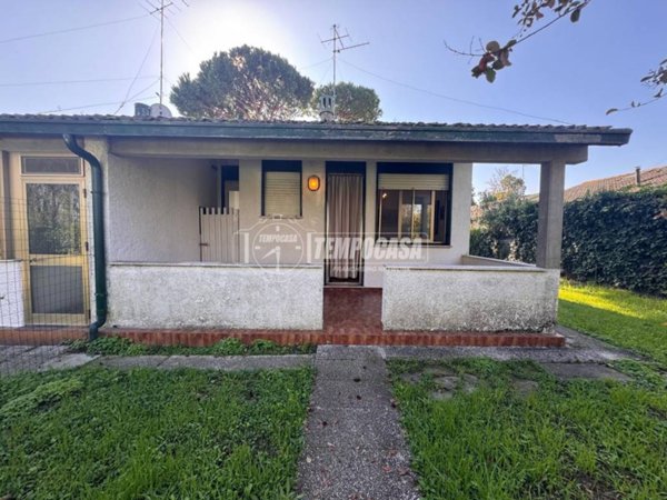 casa indipendente in vendita a Comacchio in zona Lido delle Nazioni