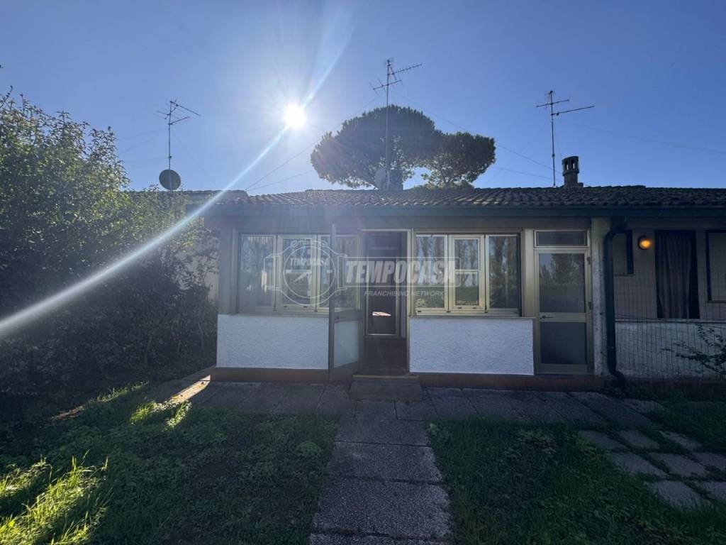 casa indipendente in vendita a Comacchio in zona Lido delle Nazioni