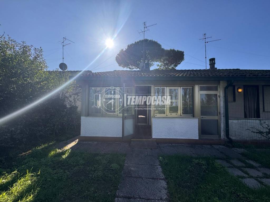 casa indipendente in vendita a Comacchio in zona Lido delle Nazioni