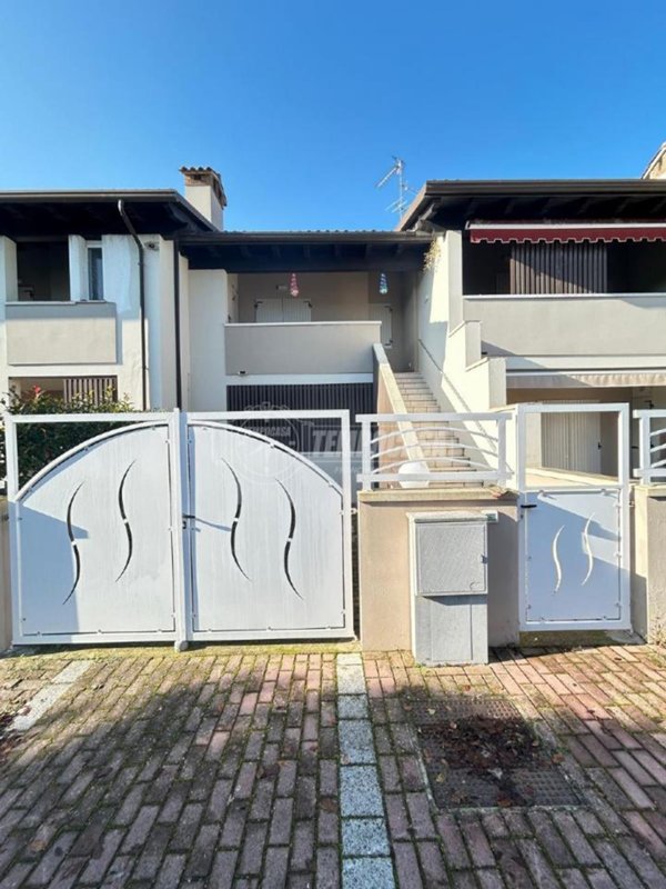 casa indipendente in vendita a Comacchio in zona Porto Garibaldi