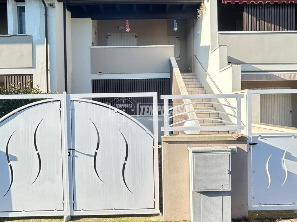 casa indipendente in vendita a Comacchio in zona Lido degli Scacchi