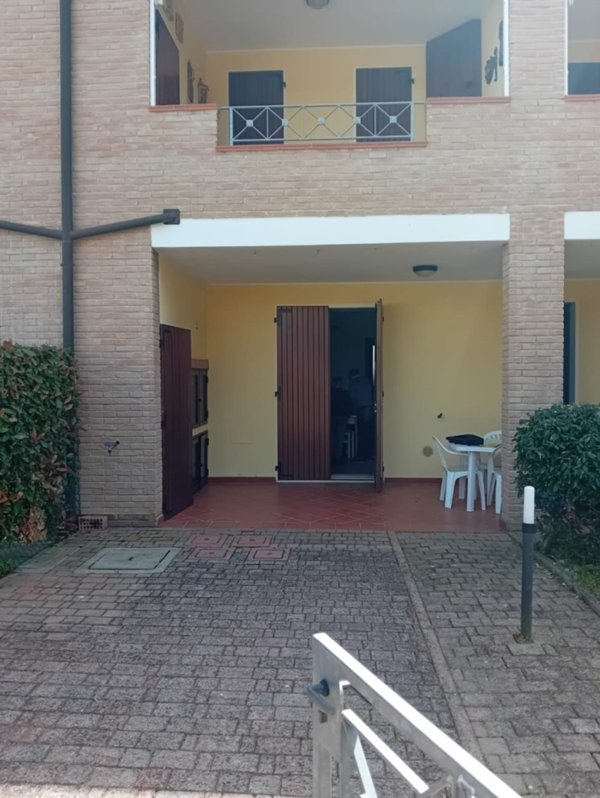 casa indipendente in vendita a Comacchio in zona Lido degli Estensi