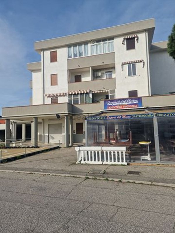 appartamento in vendita a Comacchio in zona Lido degli Scacchi