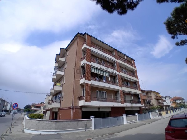 appartamento in vendita a Comacchio in zona Porto Garibaldi