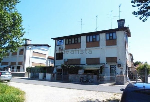 appartamento in vendita a Comacchio in zona Porto Garibaldi