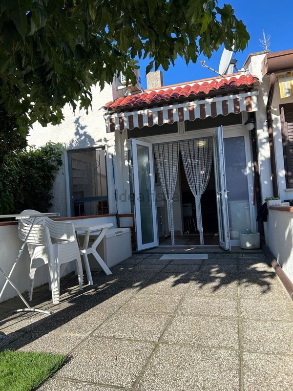 casa indipendente in vendita a Comacchio in zona Lido delle Nazioni